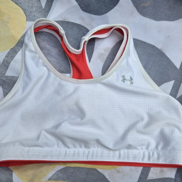 Bundle- Under Armor- Woman's- Heat Gear Tee (XS) & Duplicity Reversible Bra - Picture 12 of 16